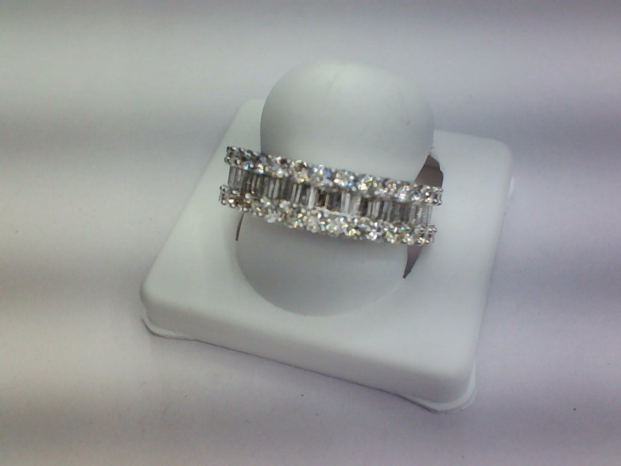 10K White 1.91-1.95Ct D-Mens Bands