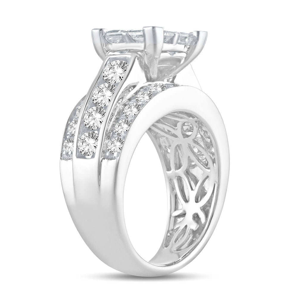 14K White Gold Gorgeous 3.50Ct Pr/Ct Diamond Ring.