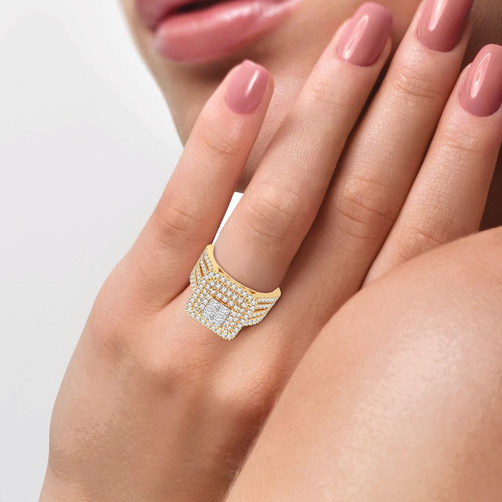 10K Yellow Gold Magnifcnet 1.50Ct Diamond Ring