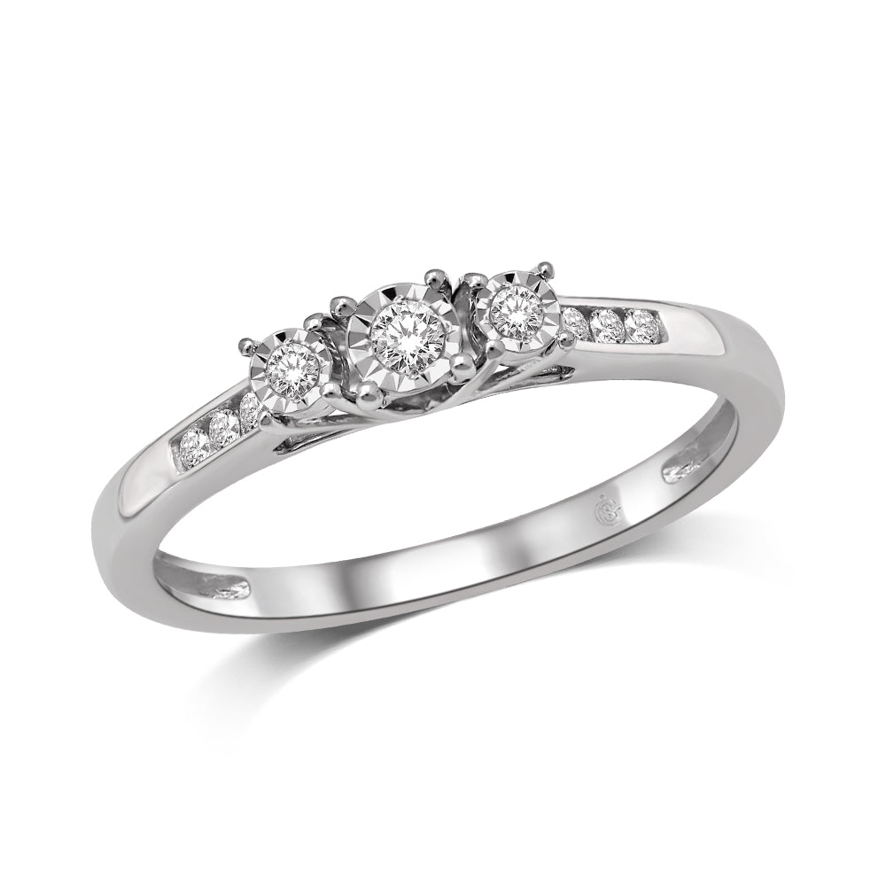 10K White Gold 1/6 Ct.Tw.Diamond Three Stone Ring
