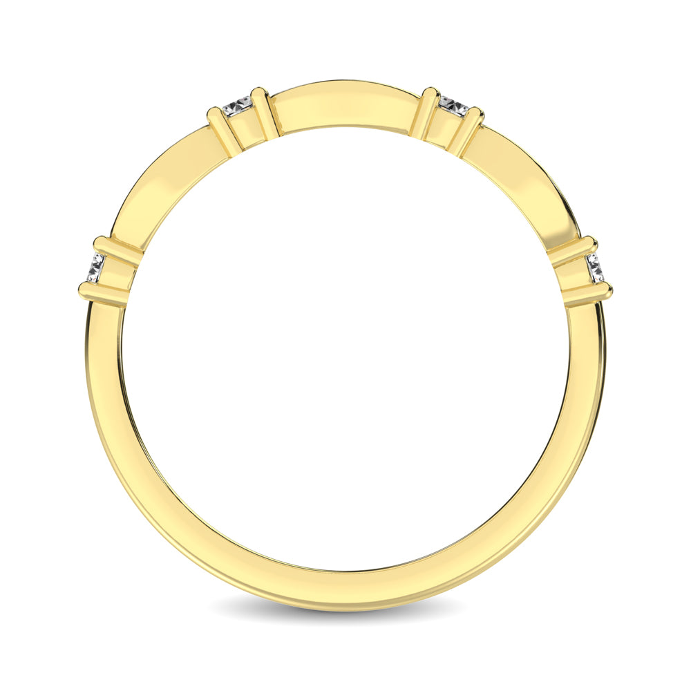 14K Yellow Gold 1/4 Ctw Round And Tapper Diamond Band Ring