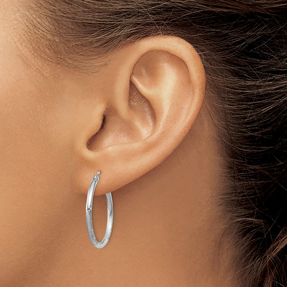 14k White Gold Satin and Diamond-cut 2mm Round Hoop Earrings