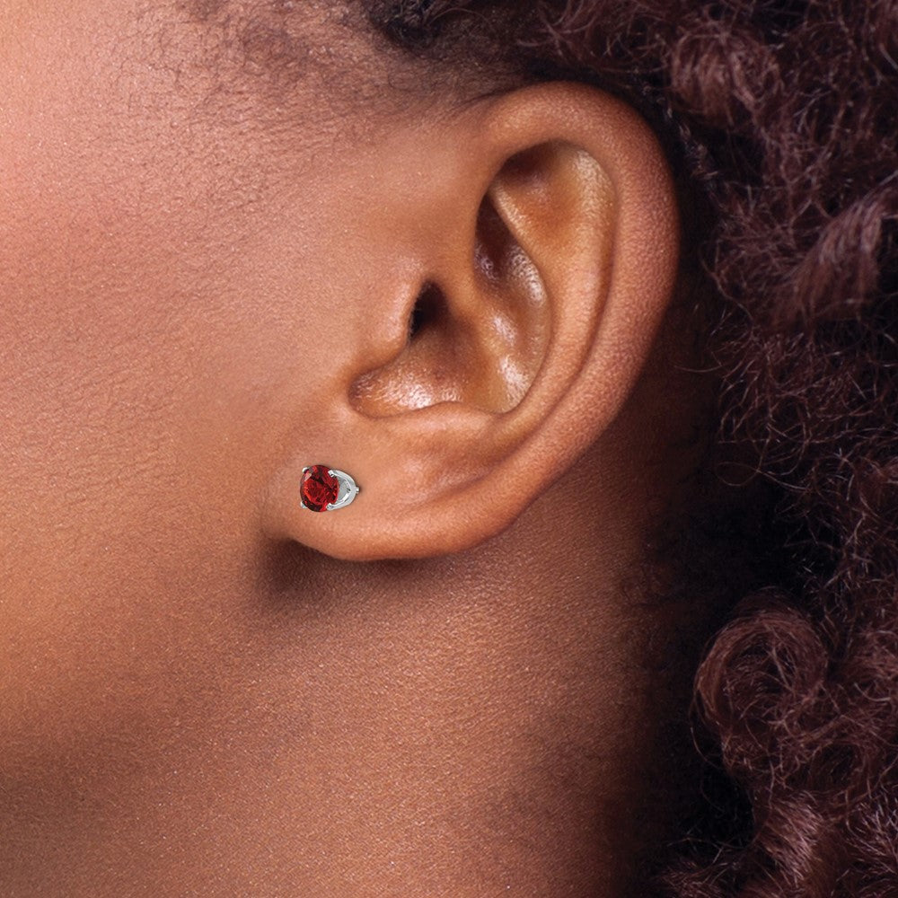 14k White Gold 5mm Garnet Stud Earrings