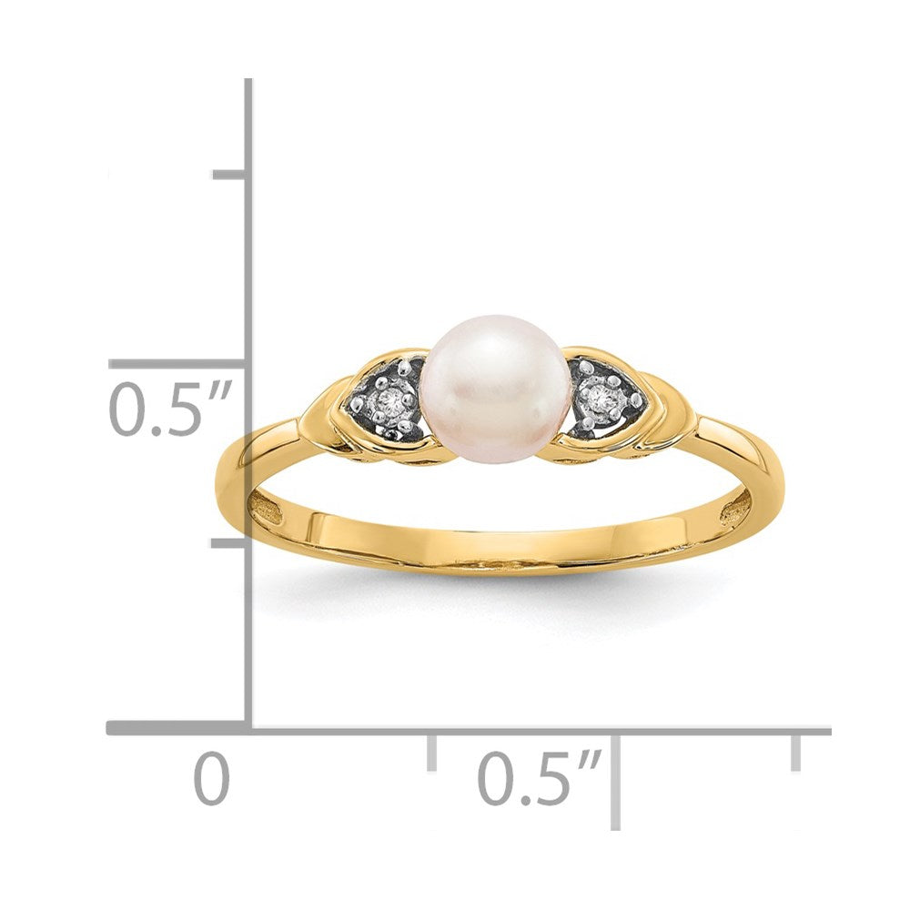 14k FW Cultured Pearl and Diamond Ring