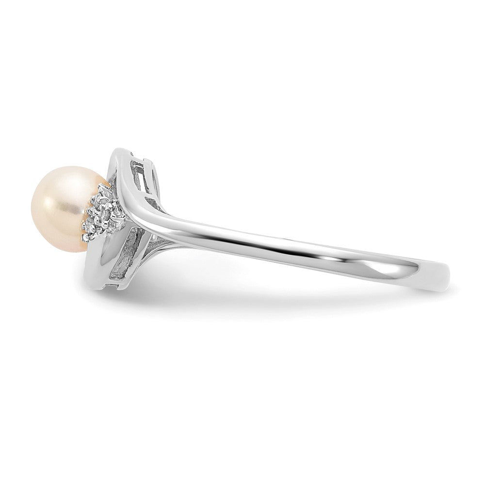 14k White Gold FW Cultured Pearl and Diamond Ring