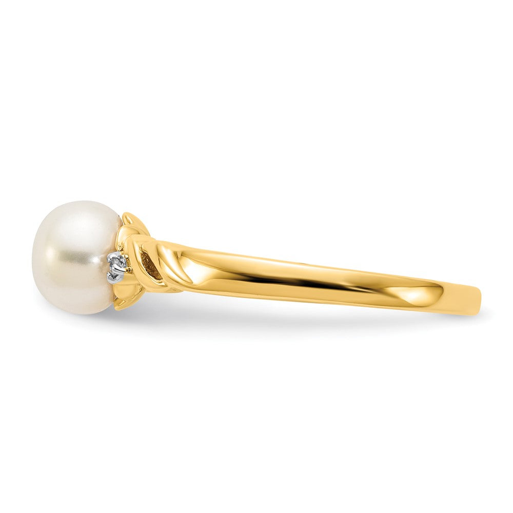 14k FW Cultured Pearl and Diamond Twist Ring