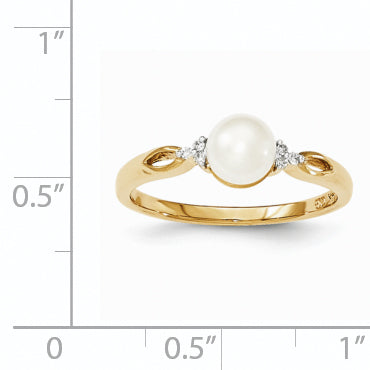 14k FW Cultured Pearl and Diamond Ring