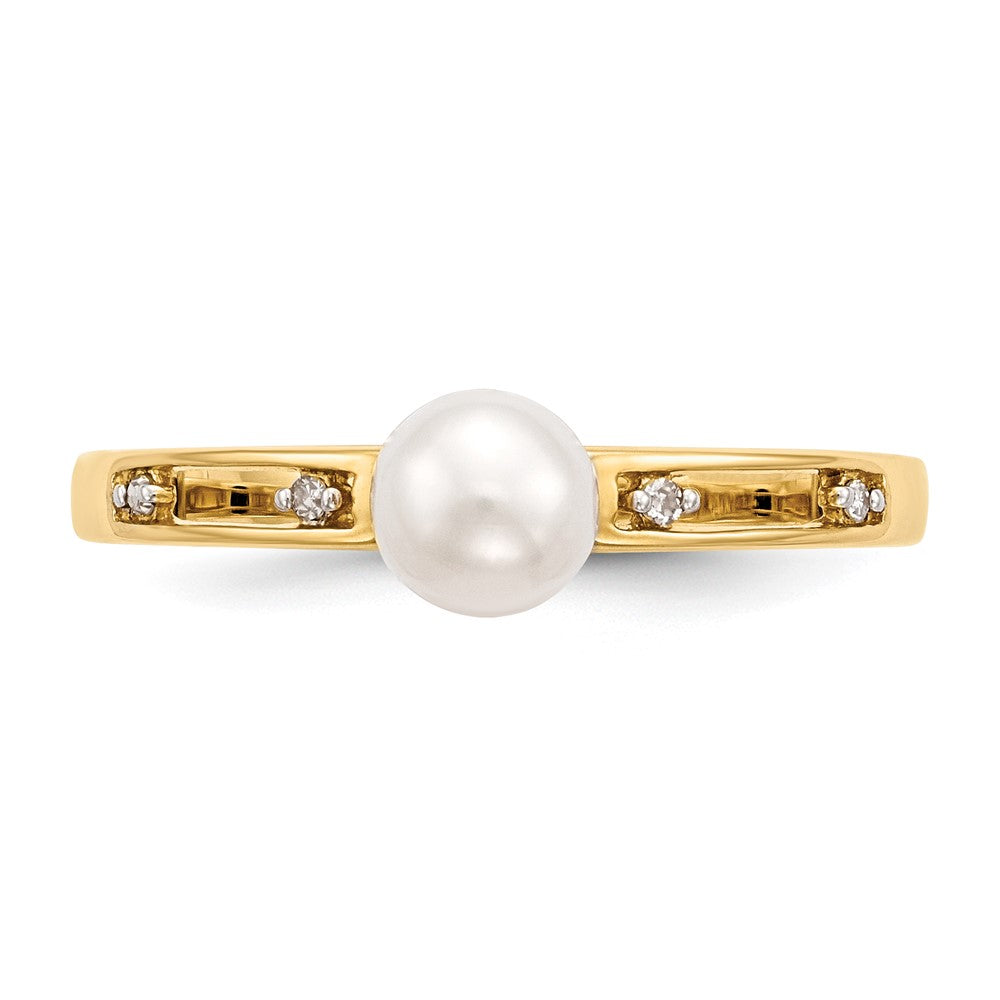 14k Freshwater Cultured Pearl and Diamond Ring