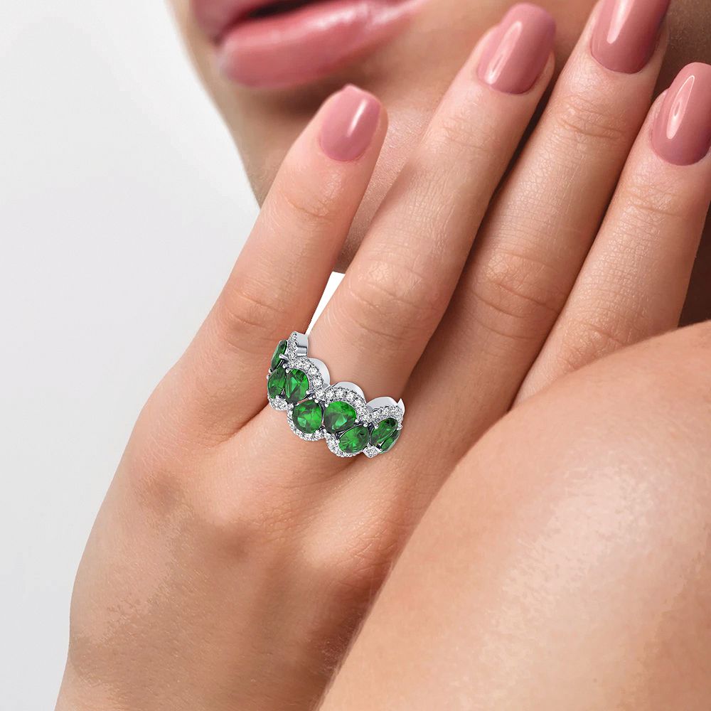 14K White Gold Exquisite 0.50Ct Diamond Ring Emerald