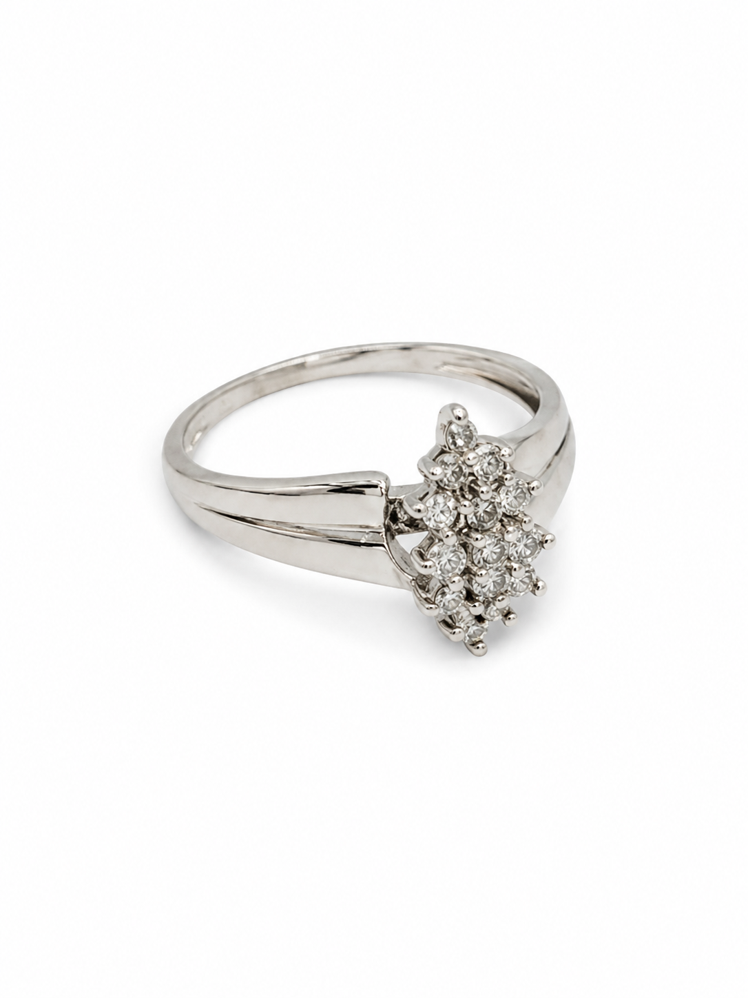 10KT White Gold 0.15 CTW Diamond Ladies Ring [K8H40 - A2B5]