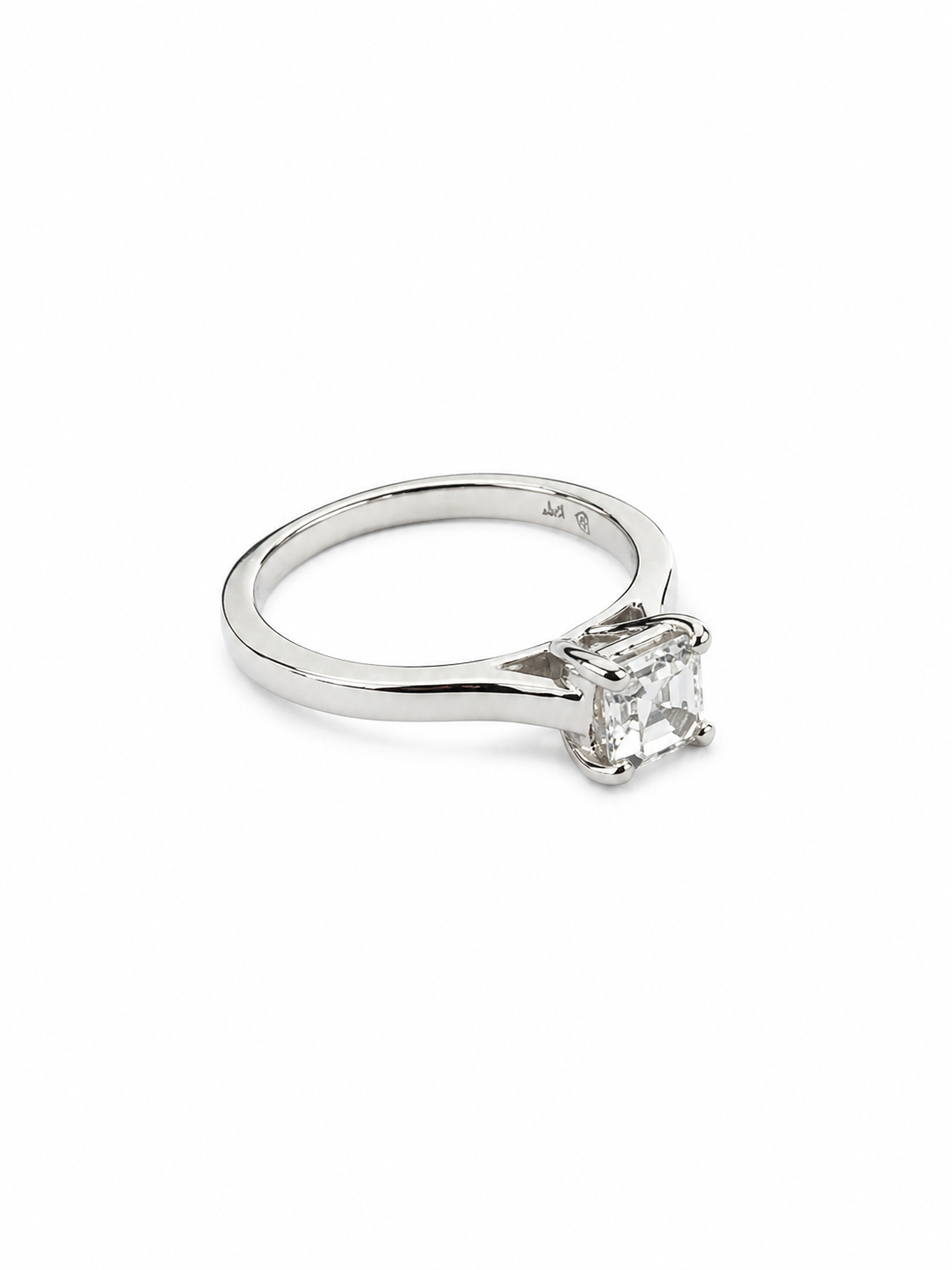 Platinum 0.75 CTW Diamond Ring [K62H00]