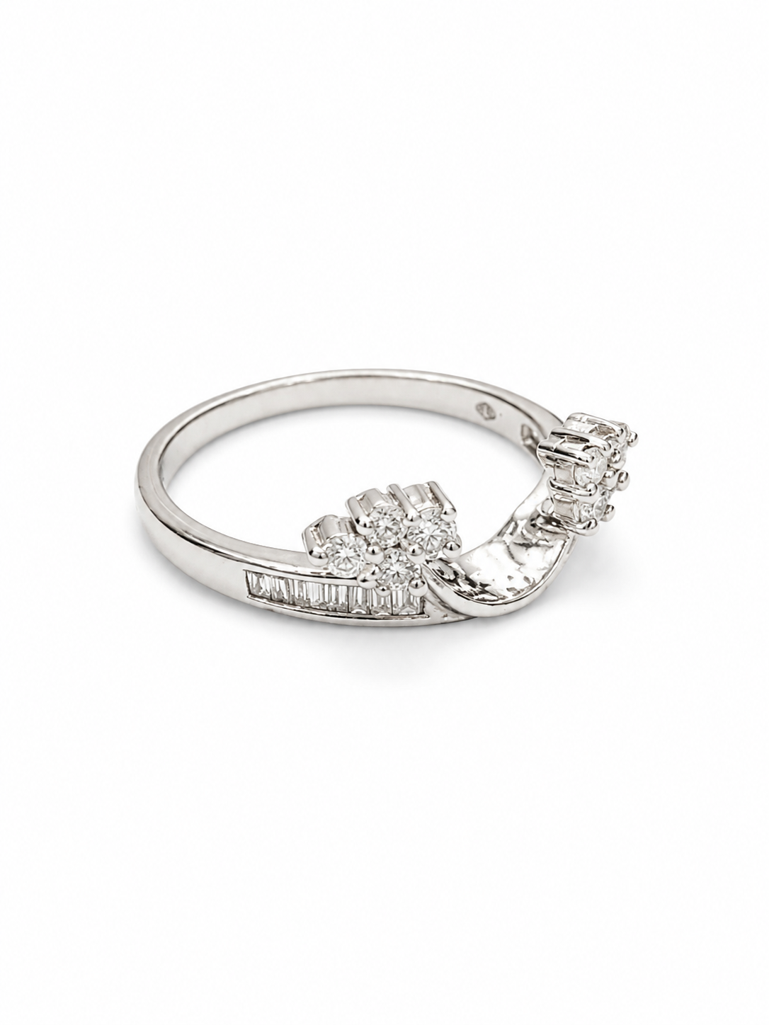 14KT White Gold 0.35 CTW Diamond Ring [K15H00]