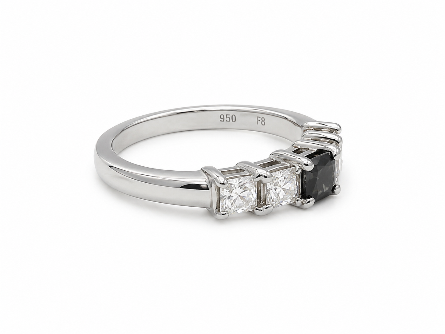 PLAT 1.25 CTW White And Black Diamond Ring [K63H]