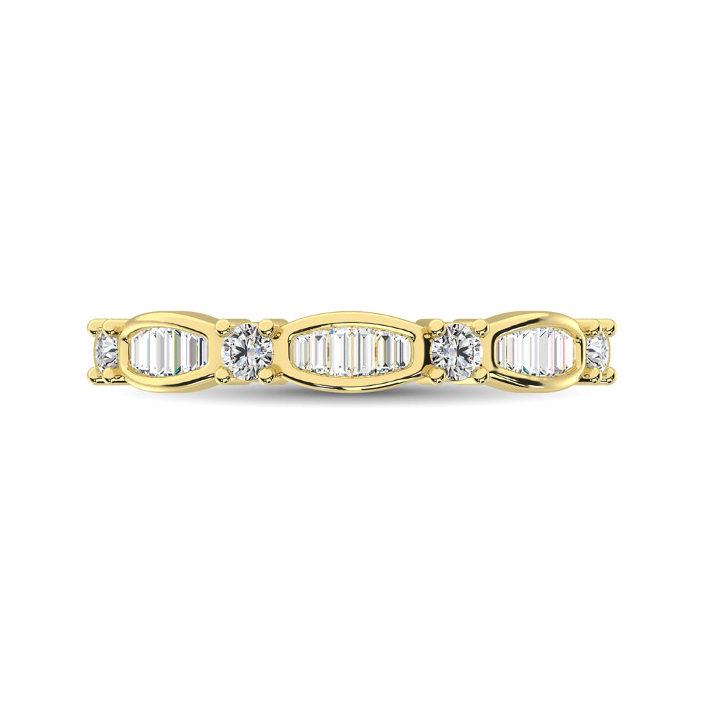 14K Yellow Gold 1/4 Ctw Round And Tapper Diamond Band Ring