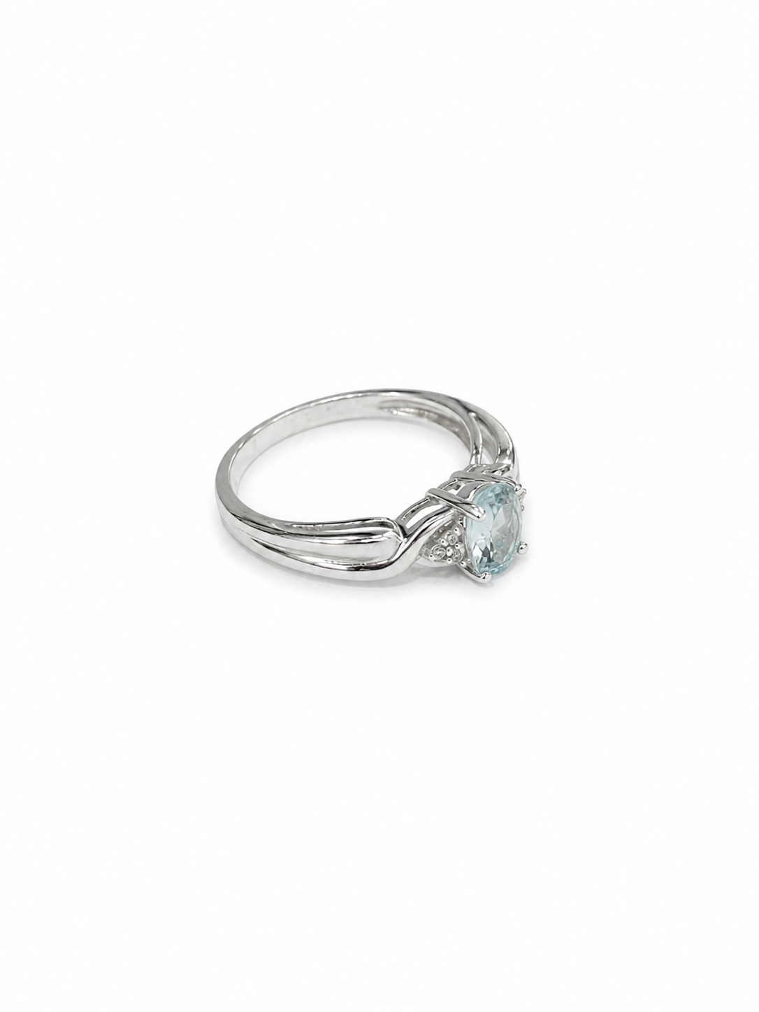 10KT White Gold  0.03 CTW 0.63 STW Aquamarine Diamond Ring [K6H50]