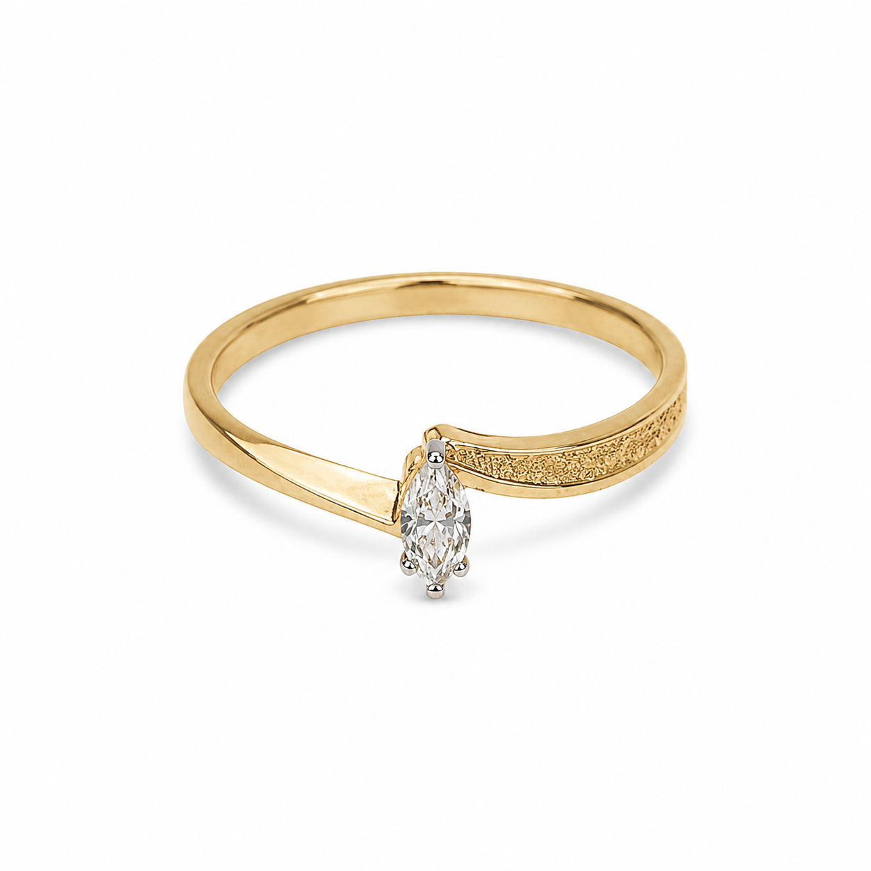 14KT Yellow Gold 0.10 CTW Marquise Solitaire Diamond Ring [K5H50]
