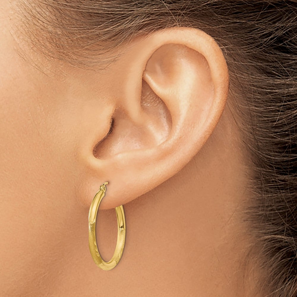 14k Satin and Diamond-cut 2.5mm Round Hoop Earrings