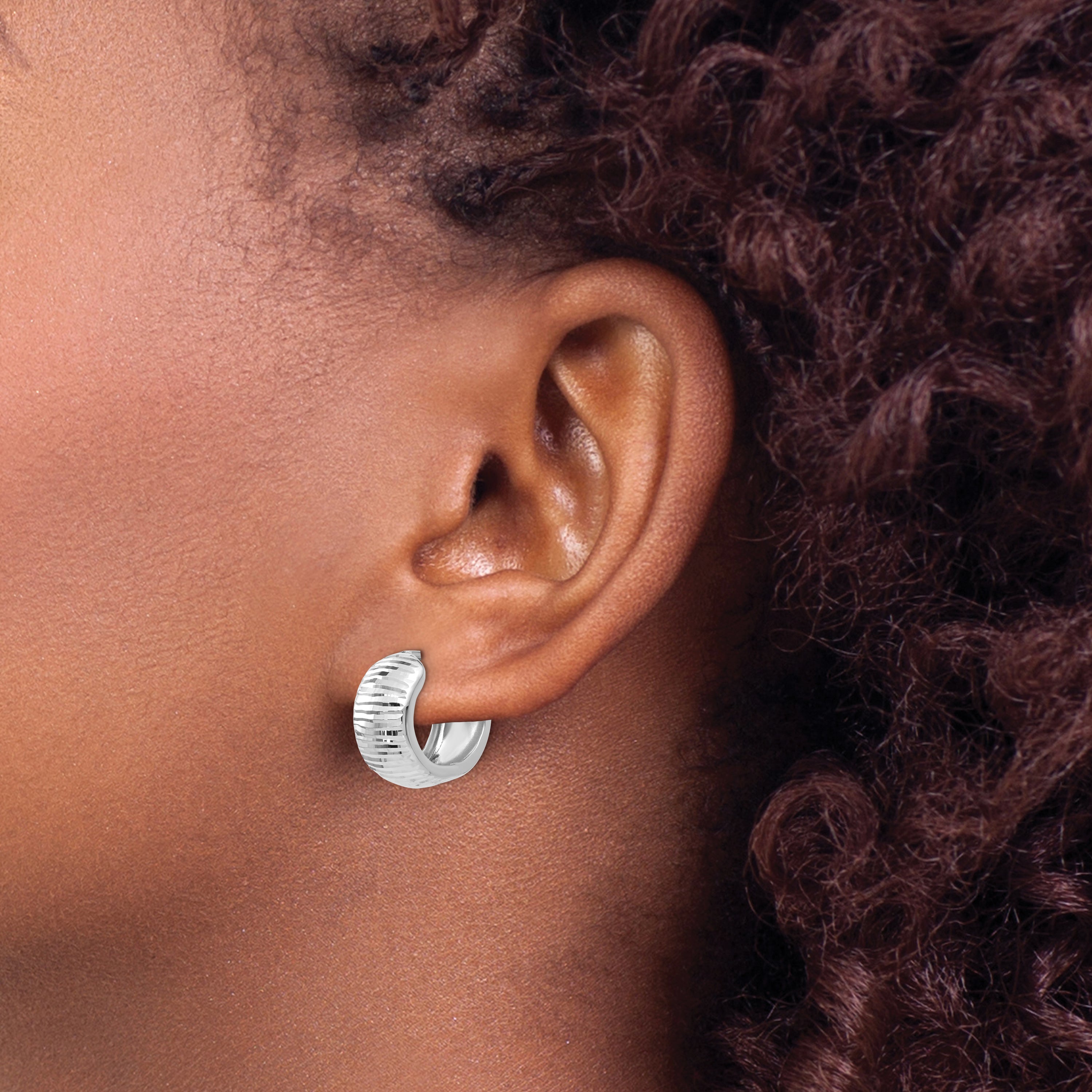 14K White Gold Textured And Polished Hinged Hoop Earrings Tf779