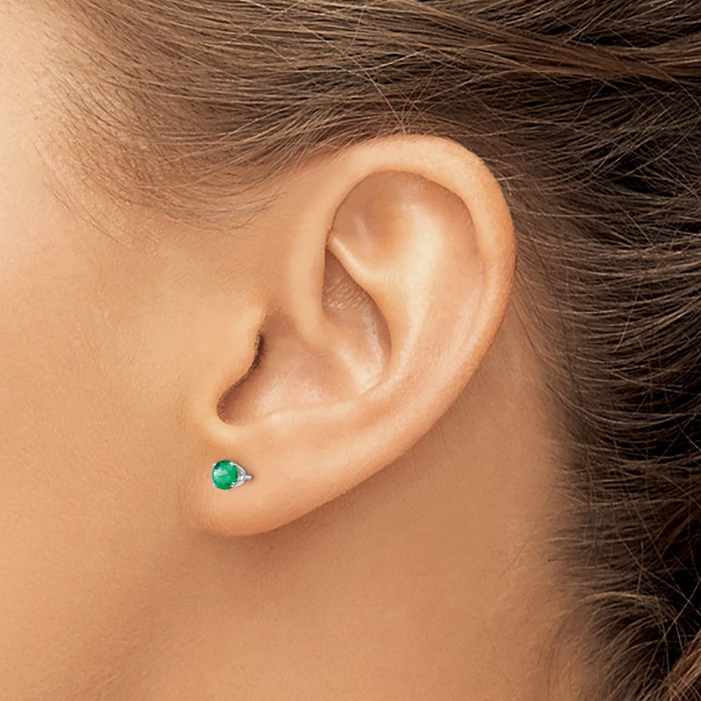 14k White Gold 4mm Emerald Stud Earrings
