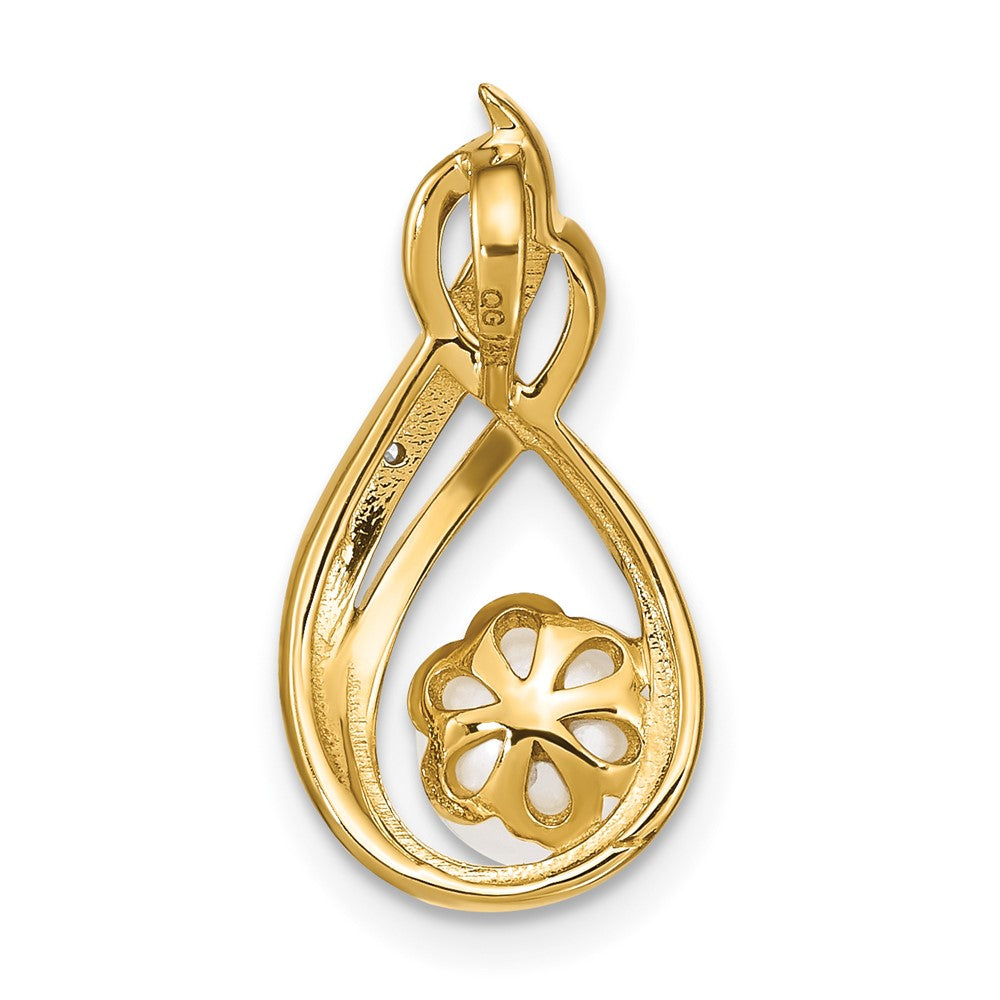 14k 6-7mm White Round FW Cultured Pearl and Diamond Pendant