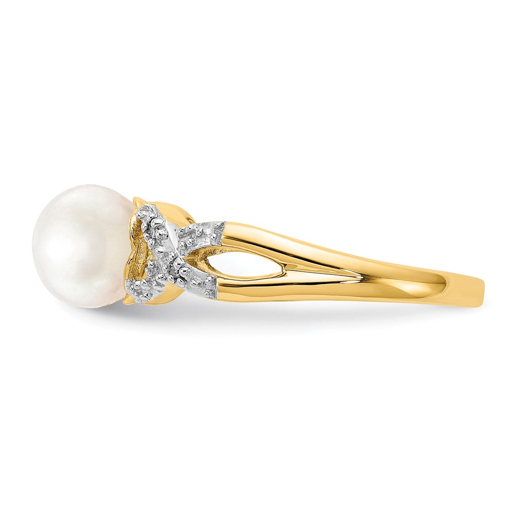 14k Diamond and FW Cultured Pearl Ring
